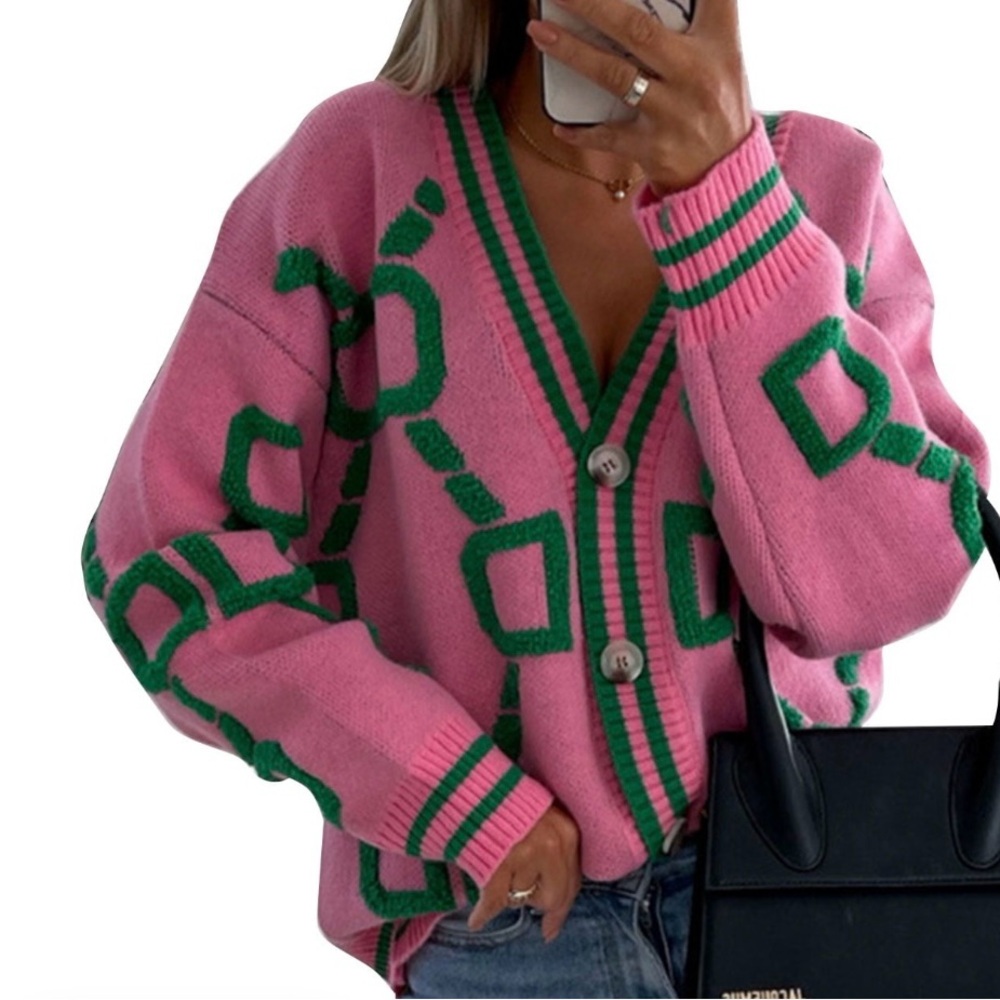 XL woman’s D pink and green sweater